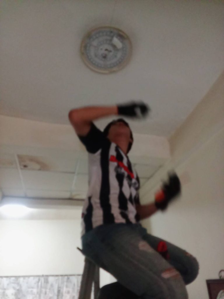 ไฟเพดาน