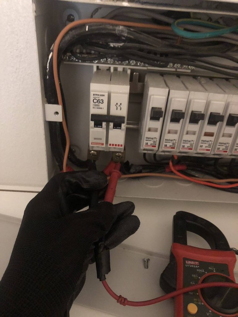 วัดไฟเมนเบรกเกอร์