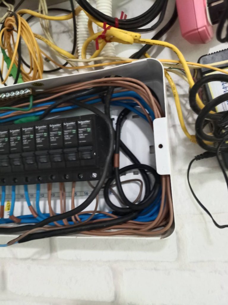 ตู้คอนซูมเมอร์