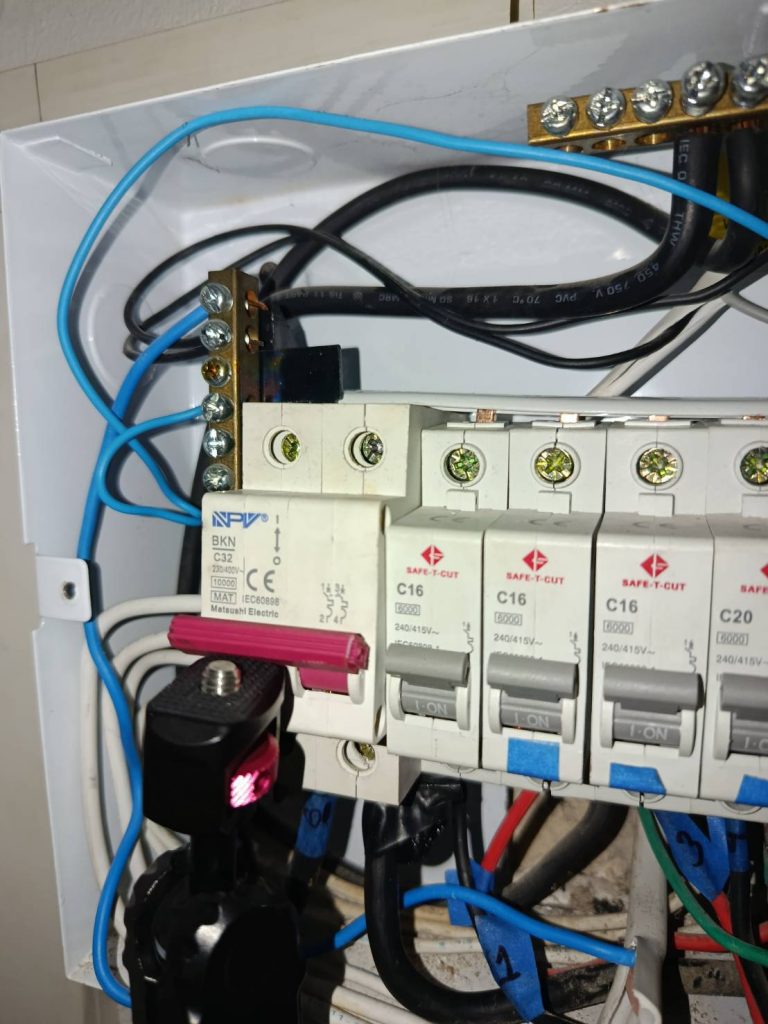 เบรกเกอร์ลูกย่อยในตู้คอนซูมเมอร์