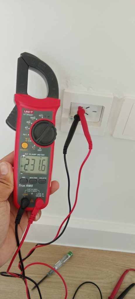 เช็กปลั๊กไฟ