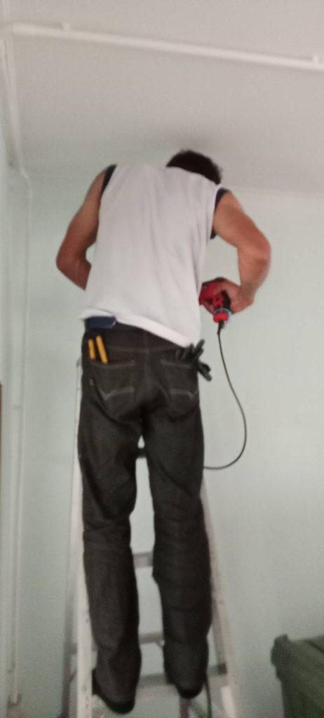 เดินท่อร้อยสาย