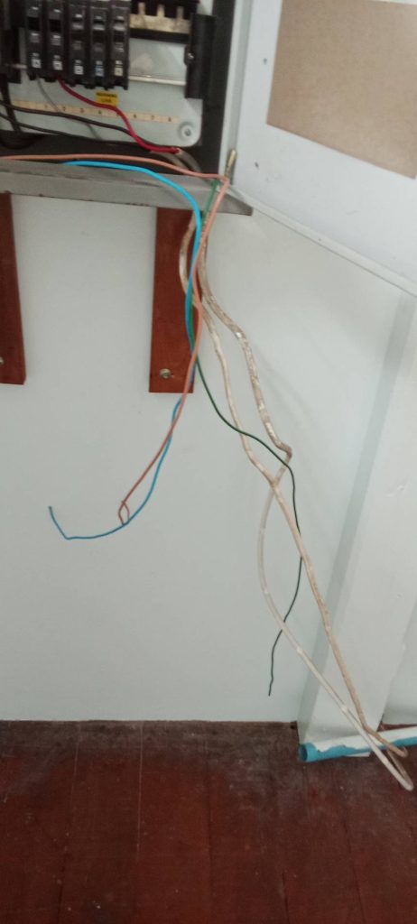 เดินท่อร้อยสายไฟ