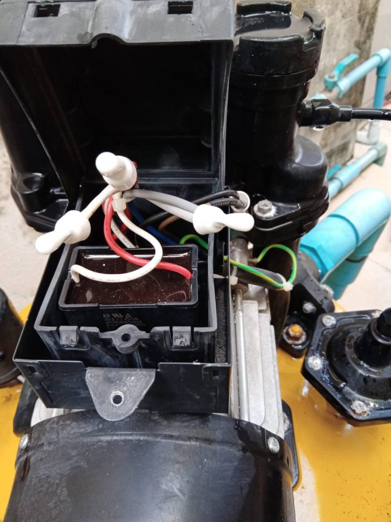 จุดต่อสายไฟวงจรปั๊มน้ำ