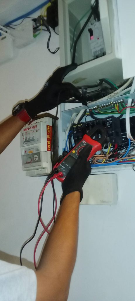 วัดไฟตู้คอนซูมเมอร์