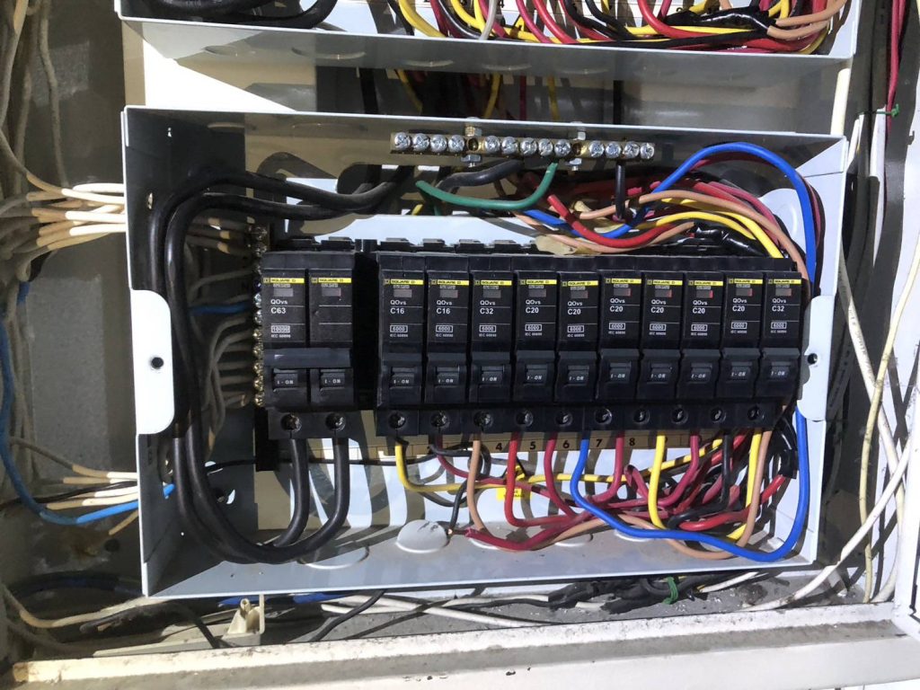 เบรกเกอร์ลูกย่อยในตู้คอนซูมเมอร์