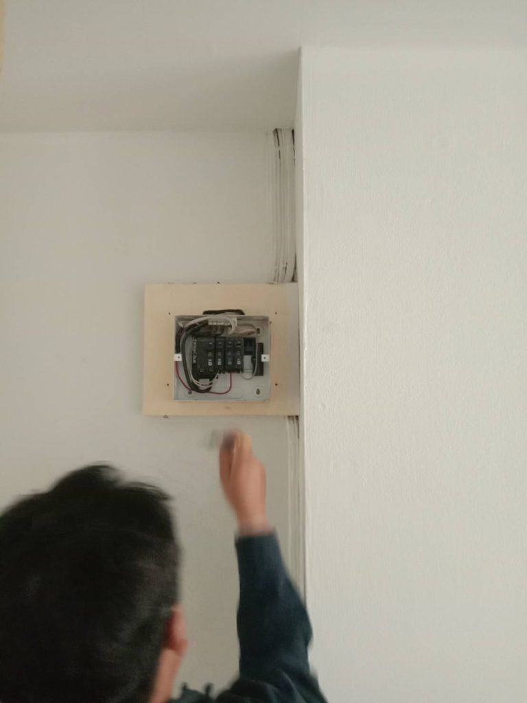 ตรวจเช็กตู้ไฟ