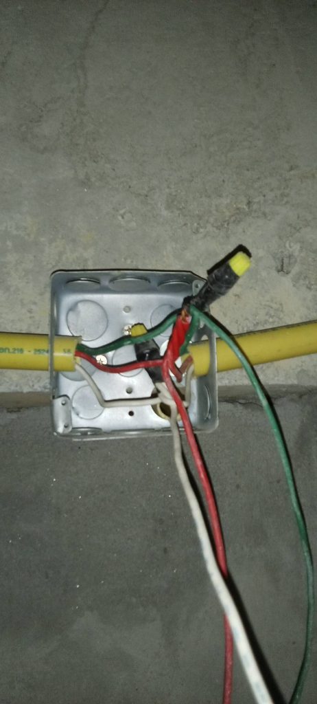 กล่องพักสายไฟ