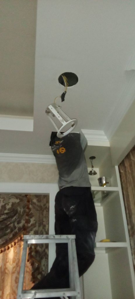 ซ่อมดาวน์ไลท์