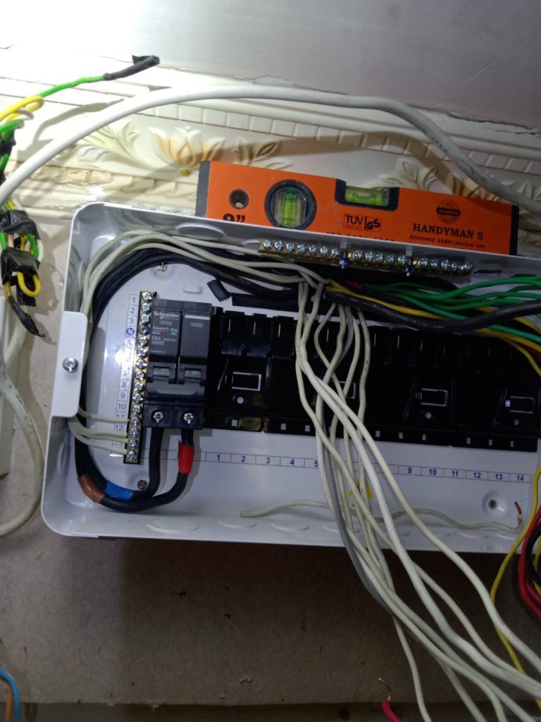 จัดเรียงสายไฟใหม่