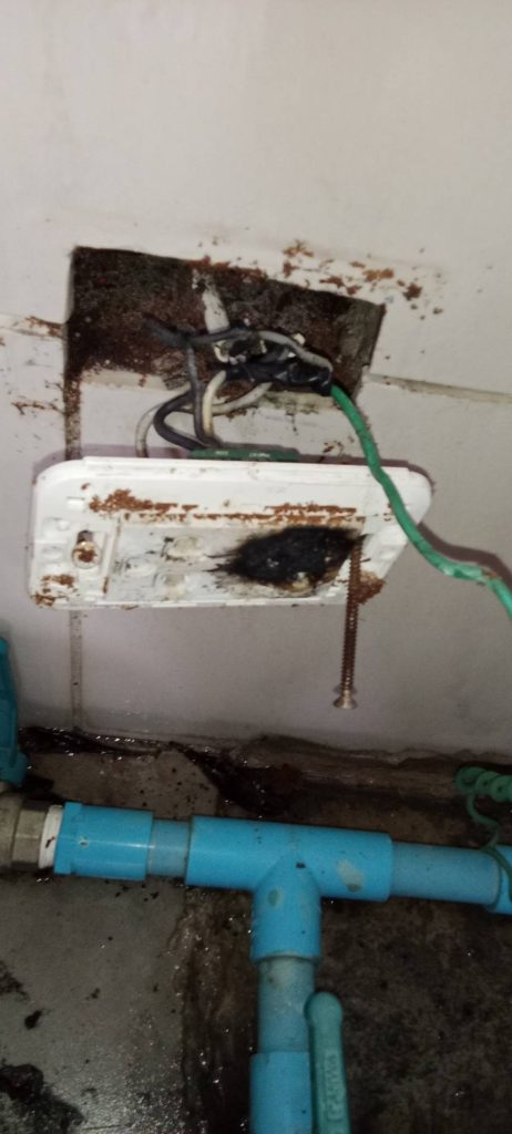 ปลั๊กไฟลัดวงจร