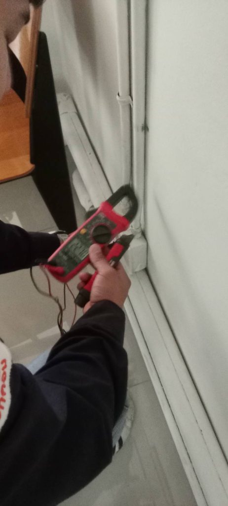 ตรวจเช็คปลั๊กไฟ