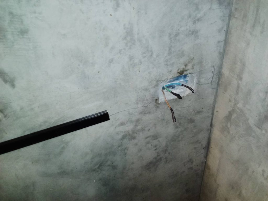 ติดตั้งปลั๊กไฟ