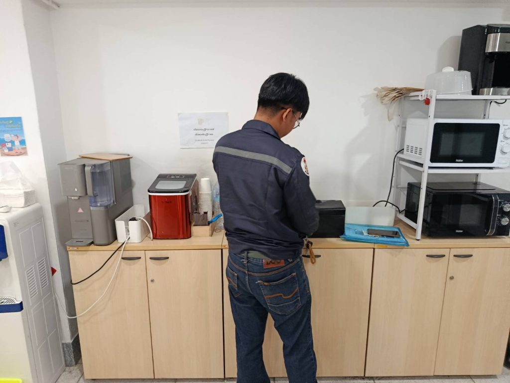 ช่างไฟฟ้าเข้าตรวจเช็กหน้างาน