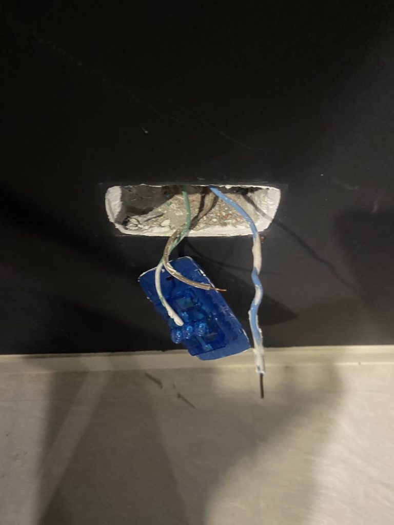 เปลี่ยนปลั๊กไฟใหม่