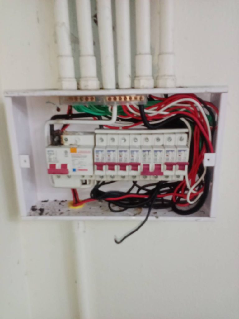 เมนเบรกเกอร์ช็อตไหม้