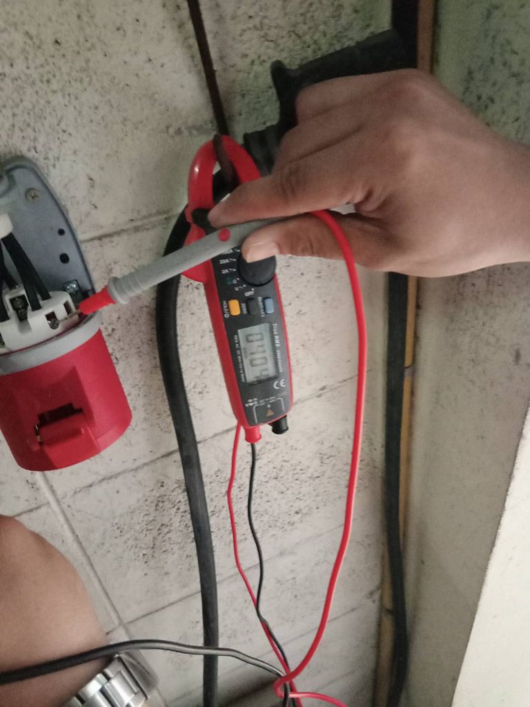 ตรวจเช็กเพาเวอร์ปลั๊ก