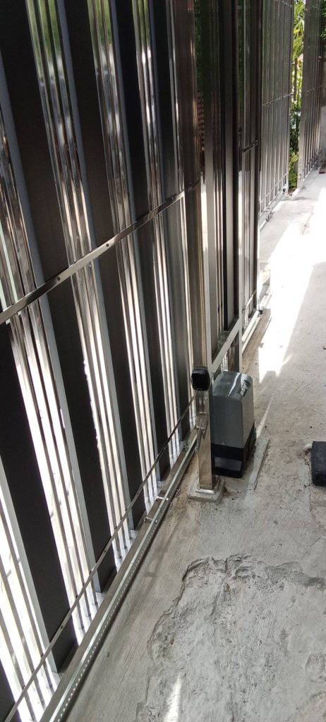 ติดตั้งมอเตอร์ประตูรีโมท