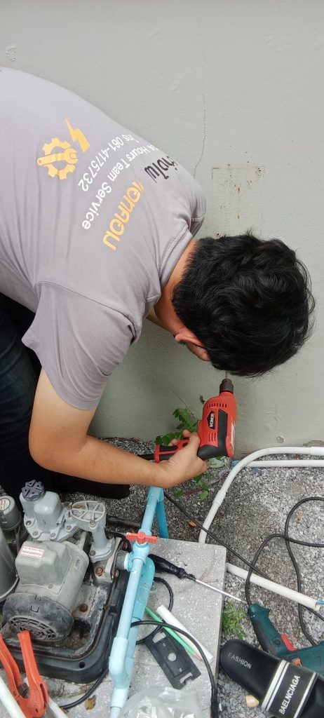 ช่างไฟฟ้าเจาะติดตั้ง