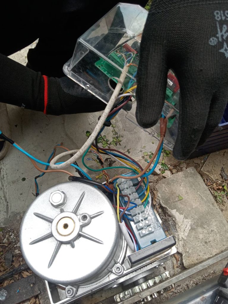 ตรวจเช็กมอเตอร์ประตูรีโมท